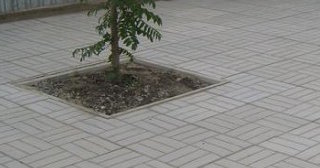 Качественная тротуарная плитка серого цвета в Череповце в октябре