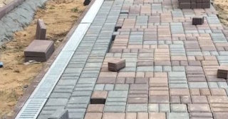 Укладка плитки на дорожке в Череповце от 818 руб. - доступная стоимость