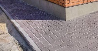 Укладка плитки на отмостку: Цена от 818 руб. в Череповце от ТротуарнаяПлитка