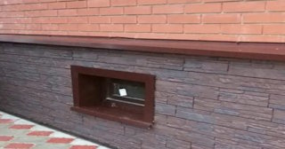 Облицовка цоколя панелями под камень в Череповце в октябре