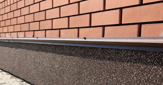 Облицовка цоколя керамогранитом в Череповце в октябре