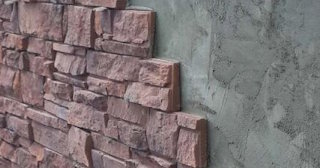 Качественная отделка цоколя фундамента снаружи в Череповце в октябре